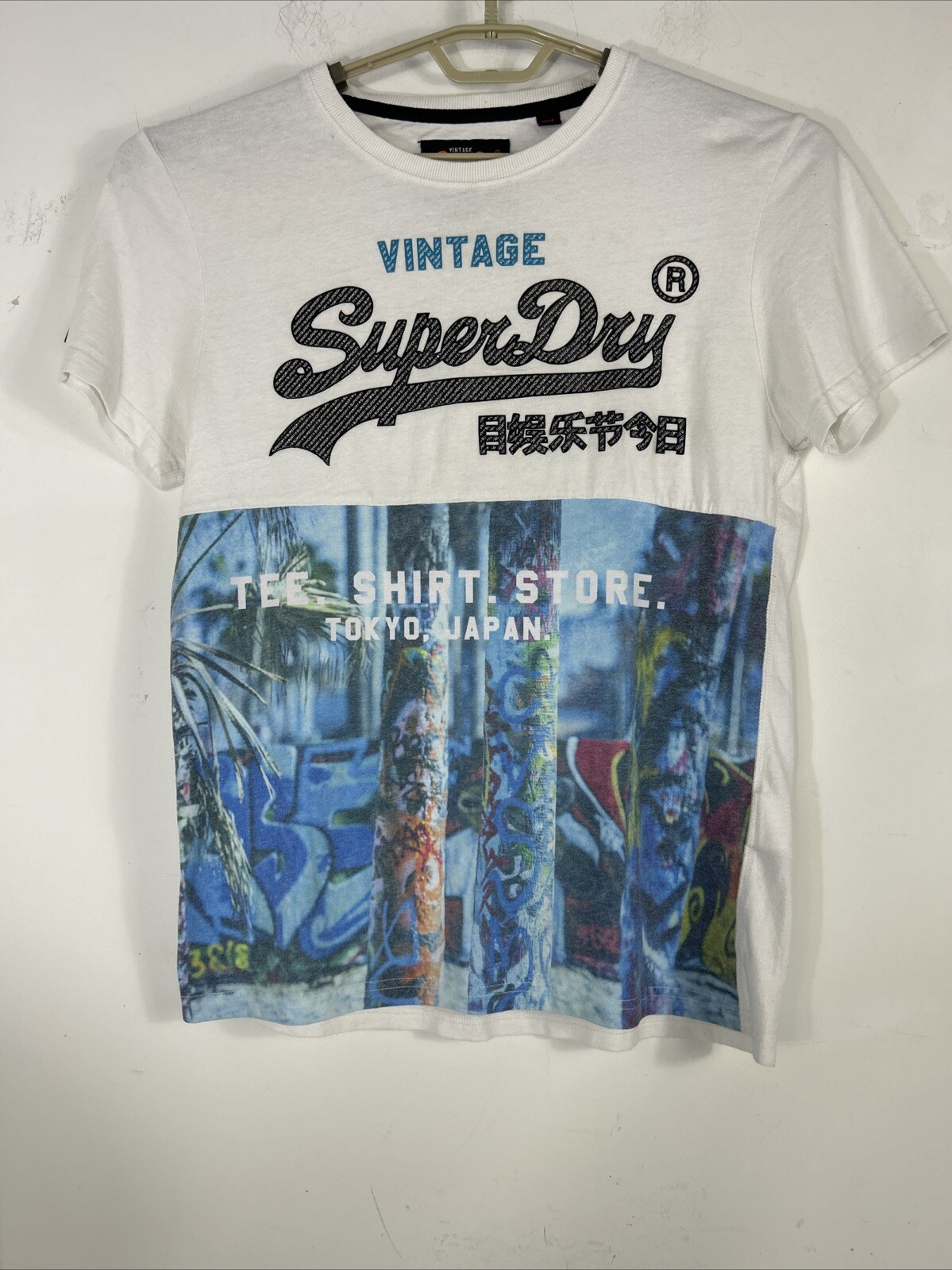 SuperDry Vintage Tee Shirt Size: Medium