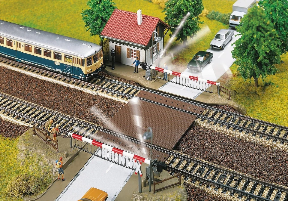 FALLER FA120174 Passsage À Niveau Sur Ligne Droite Avec Bâtiment Motorizé - Photo 1/1