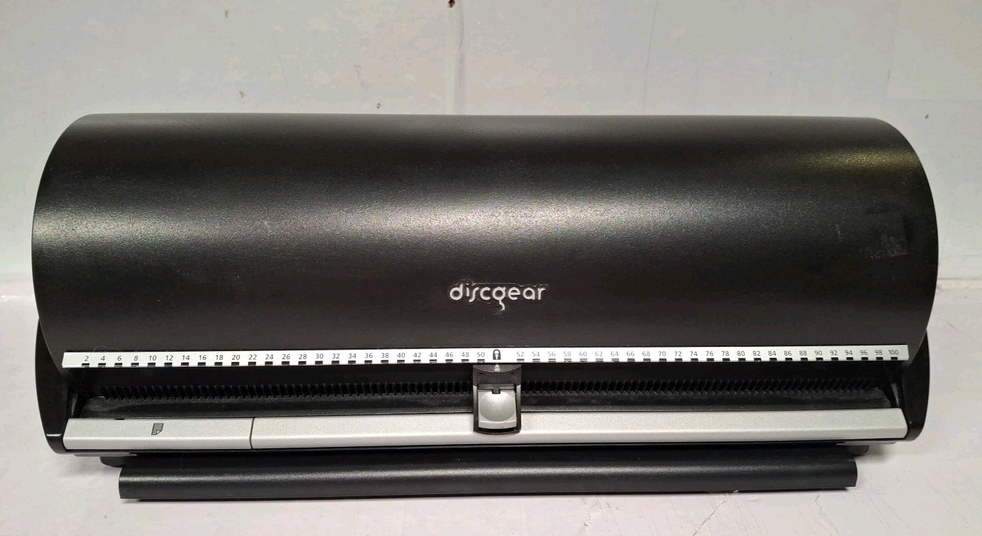 DiscGear Selector 100 CD DVD Blu-Ray Storage Case in Black