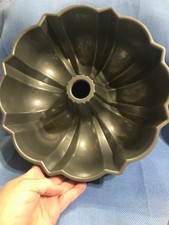Nordic Ware Original Bundt Pan Fluted Heavy C...