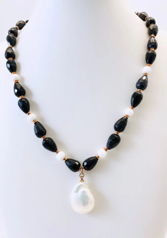 Collana in Argento 925 Rosé con Onice, Agata Bianca e Perla Barocca diWa Jewels - Immagine 3 di 4