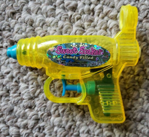 Sweet Soaker No candy - Yellow Toy squirt gun
