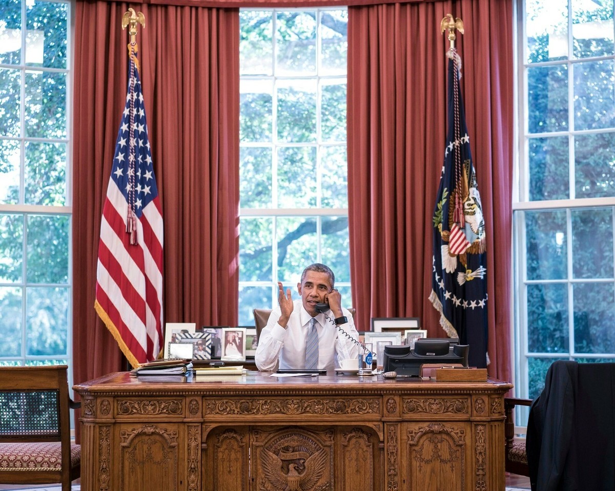 President Barack Obama Oval Office 11 x 14 Photo Photograph