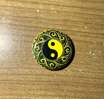 Vintage 80s 90s Style Pin Button Pretty Yin Yang Yellow Ornate Sun Cool Rad 1 