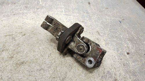 Kreuzgelenk Gelenkwelle Lenkgetriebe zu Lenksäule Mercedes-benz 210 E 300 TD