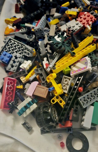 Building Bricks Mixed Lot Lego Pieces & Parts Assorted Bundle Incomplete 1kg - Picture 3 of 15
