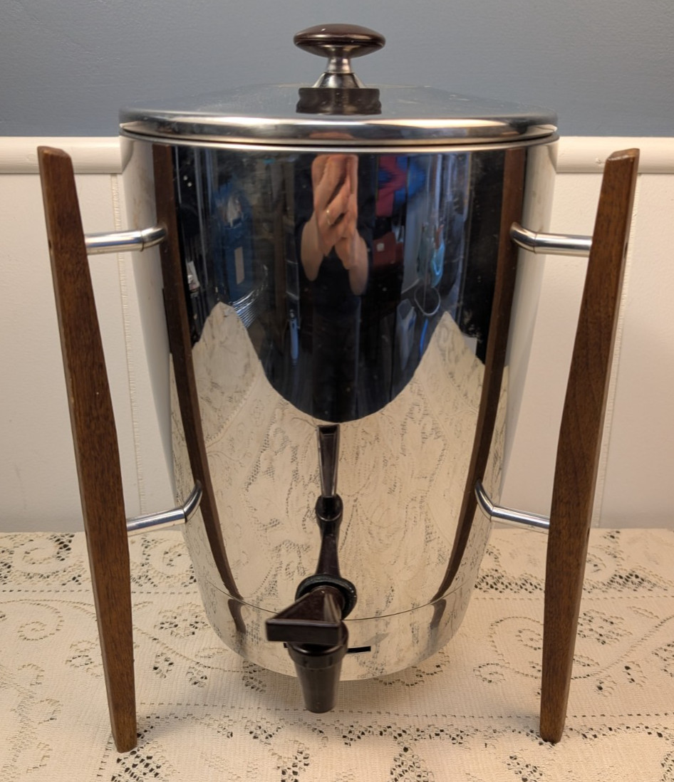 - Mid Century, Modern, Space Age.
