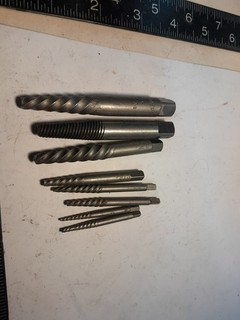 Set Dormer screw extractors no 1 5 ex RR engineer tools to clear