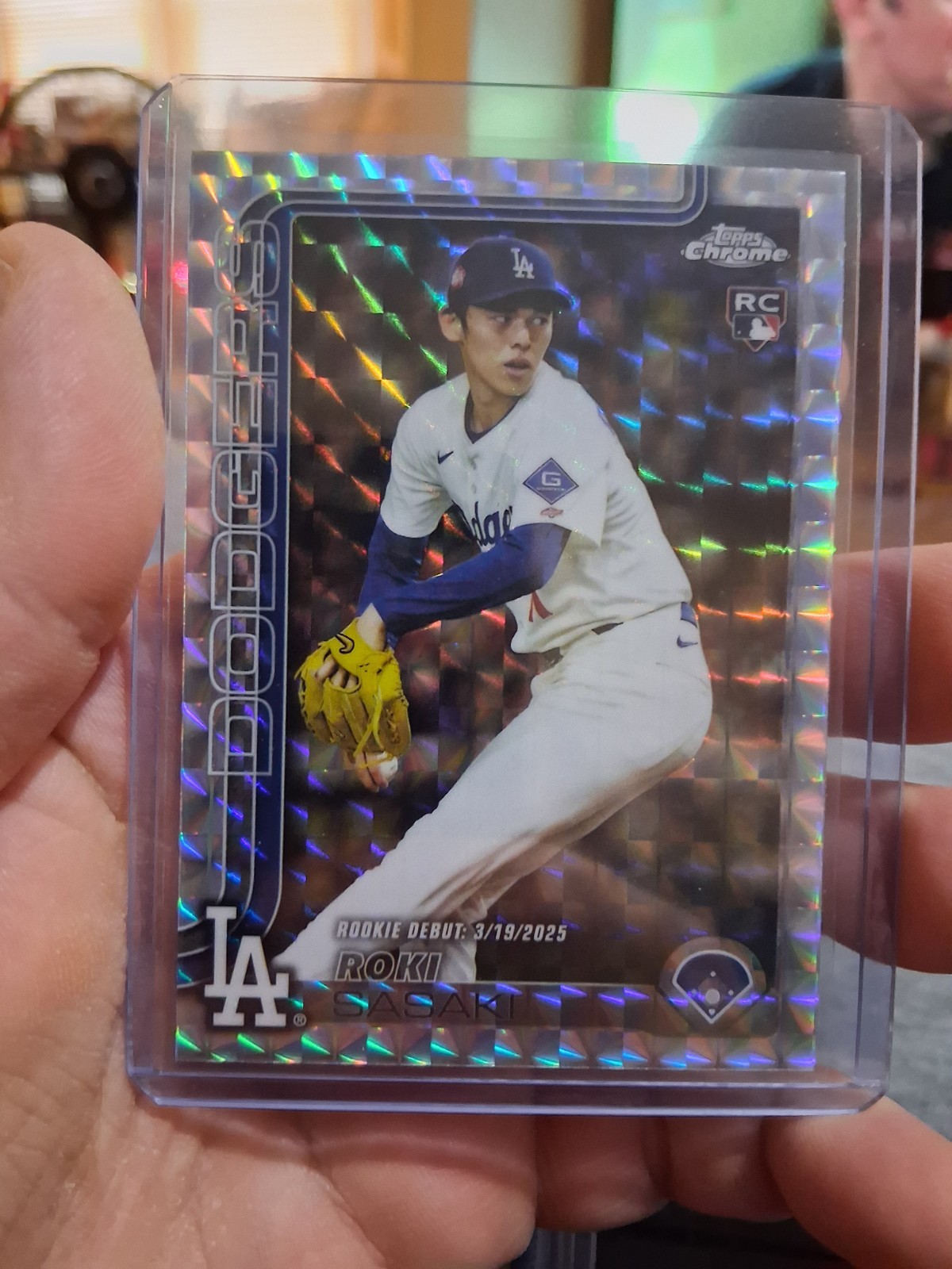 2025 Topps Chrome Update - Roki Sasaki #USC73 Geometric Refractor (RC)