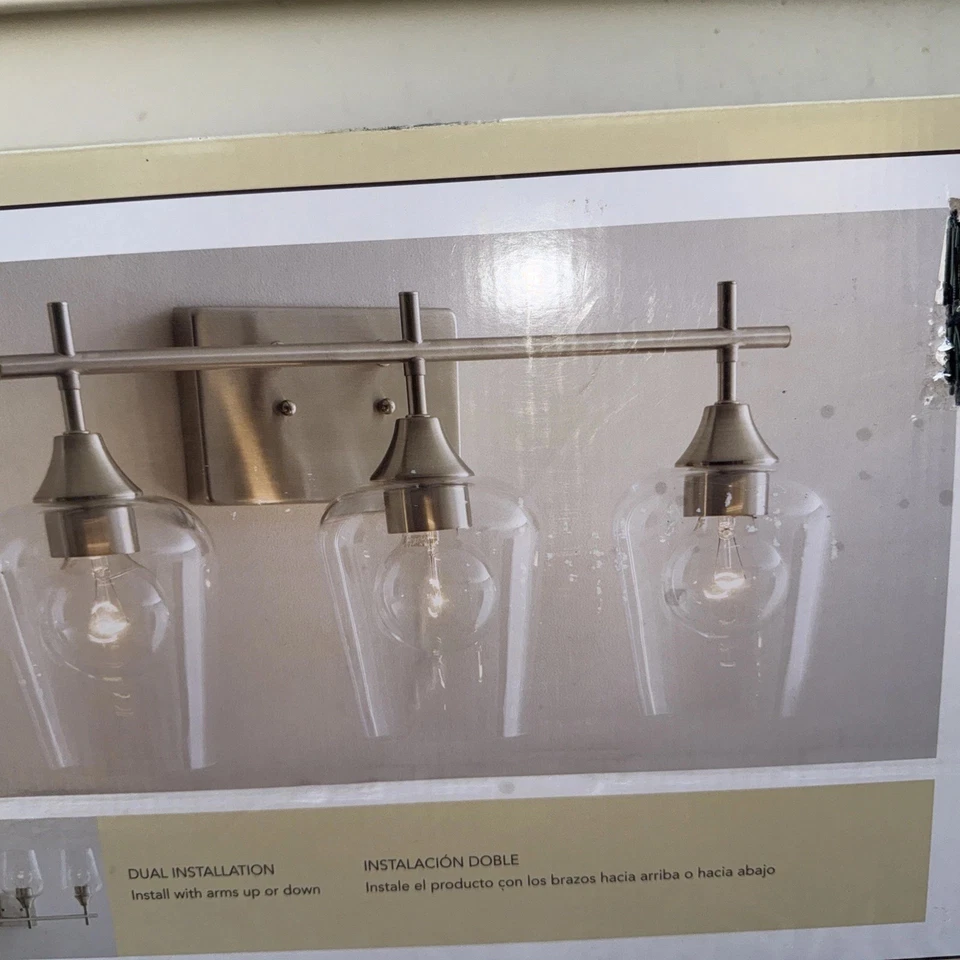 Allen & Roth 3 轻质 VANITY BAR 拉丝镍过渡透明色调 全新 — 第 2/4 张图片