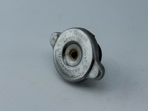 BMW F800S Kühlerdeckel Verschluss Kappe radiator cap (6) 06'