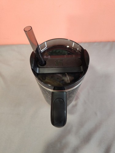 Vaso Stanley x Calia The Flowstate Quencher H2.0 30 oz serpiente negra - Imagen 6 de 8