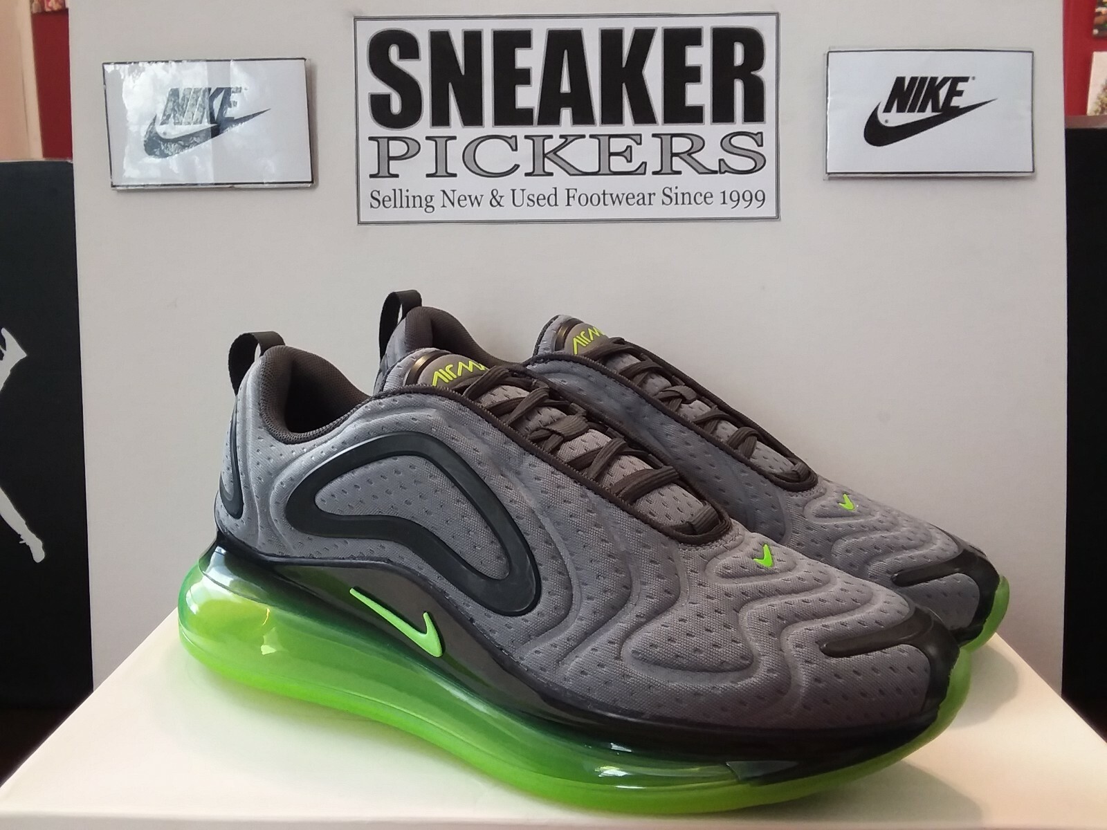 air max plus white and red