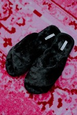 Flora Nikrooz Victoria Teddy Criss Cross Slippers Black Faux Fur L 9/10 NWT 20