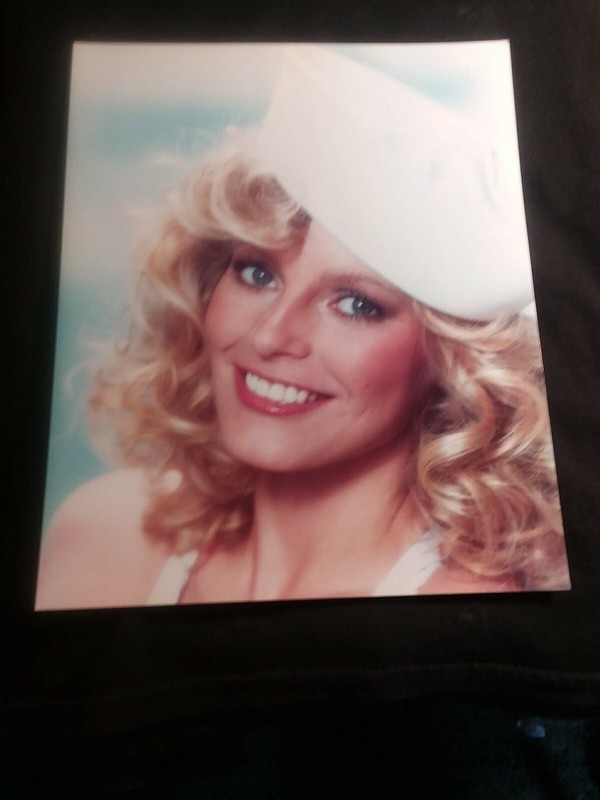 Cheryl Ladd Charlie's Angels White Hat 8 X 10 Photo (Very Good Condition)