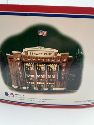 Department 56 FENWAY PARK Boston Red Sox's Lighted Christmas In The City Series - Picture 4 of 10