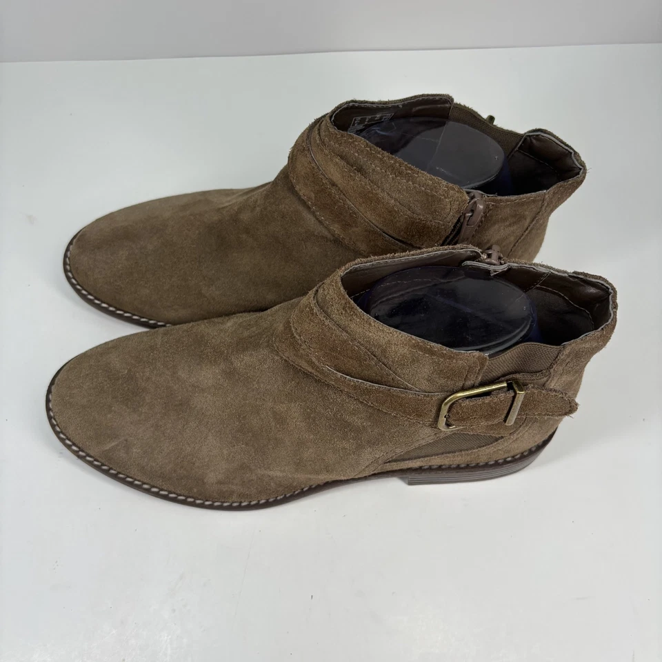 Botas cómodas informales Clarks Camzin Hale para mujer EE. UU. 9W gamuza topo cremallera al tobillo Foto 4 de 4