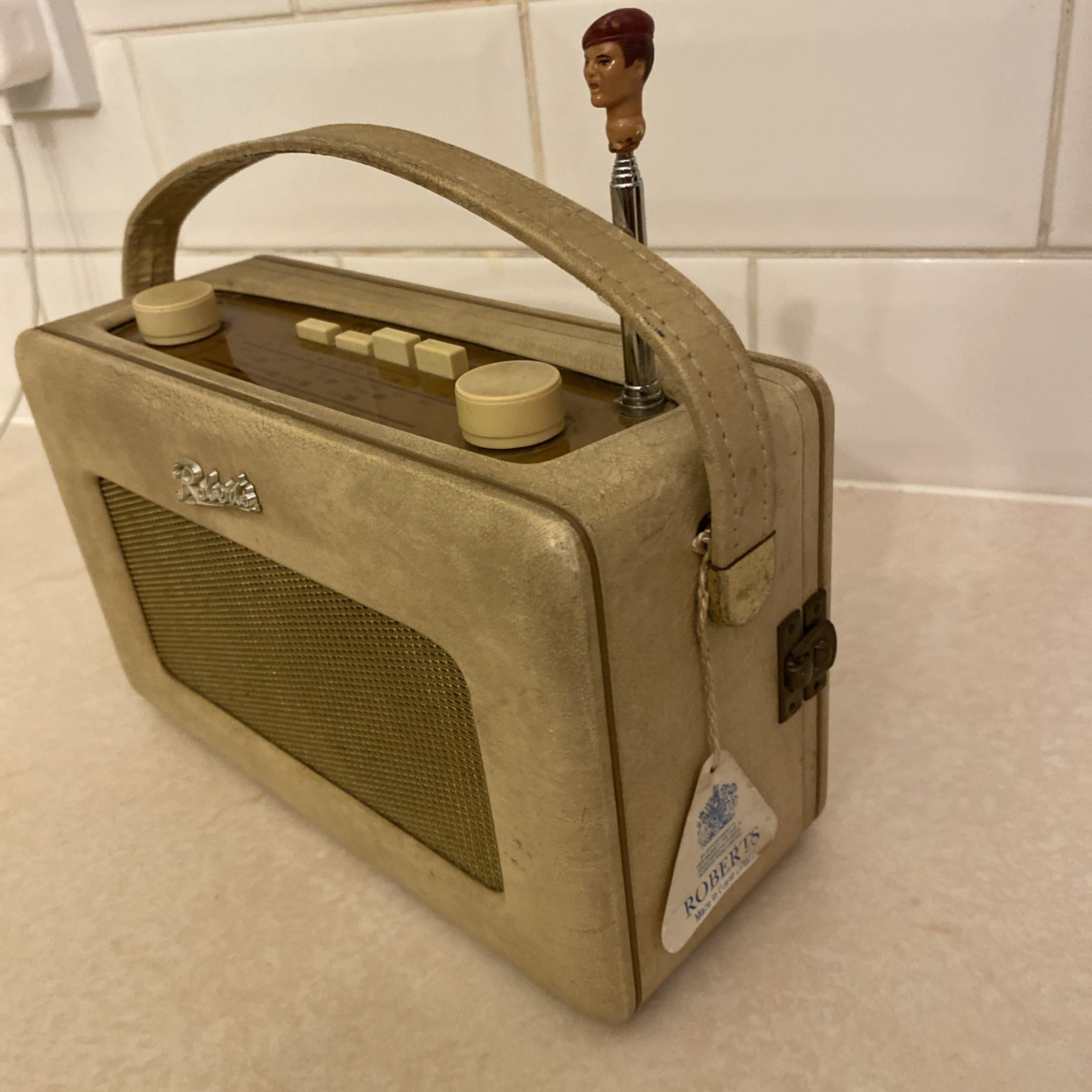 Roberts Revival R250 FM Digital Radio vintage retro cream leather look spares ?