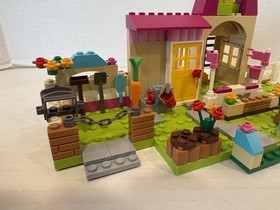 LEGO Friends 41367 Stephanie&rsquo;s Horse Jumping & 10674 LEGO Junior Pony Farm