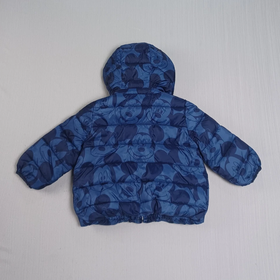 Chaqueta acolchada Baby Gap Disney Mickey Mouse azul niño talla 6-12 meses con capucha Foto 2 de 4