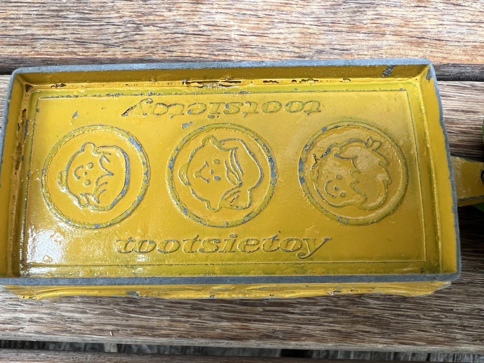 Jeep y remolque Tootsietoy 1968 de colección fundido a presión - ruedas verde amarillo púrpura - hecho en Estados Unidos Foto 4 de 4