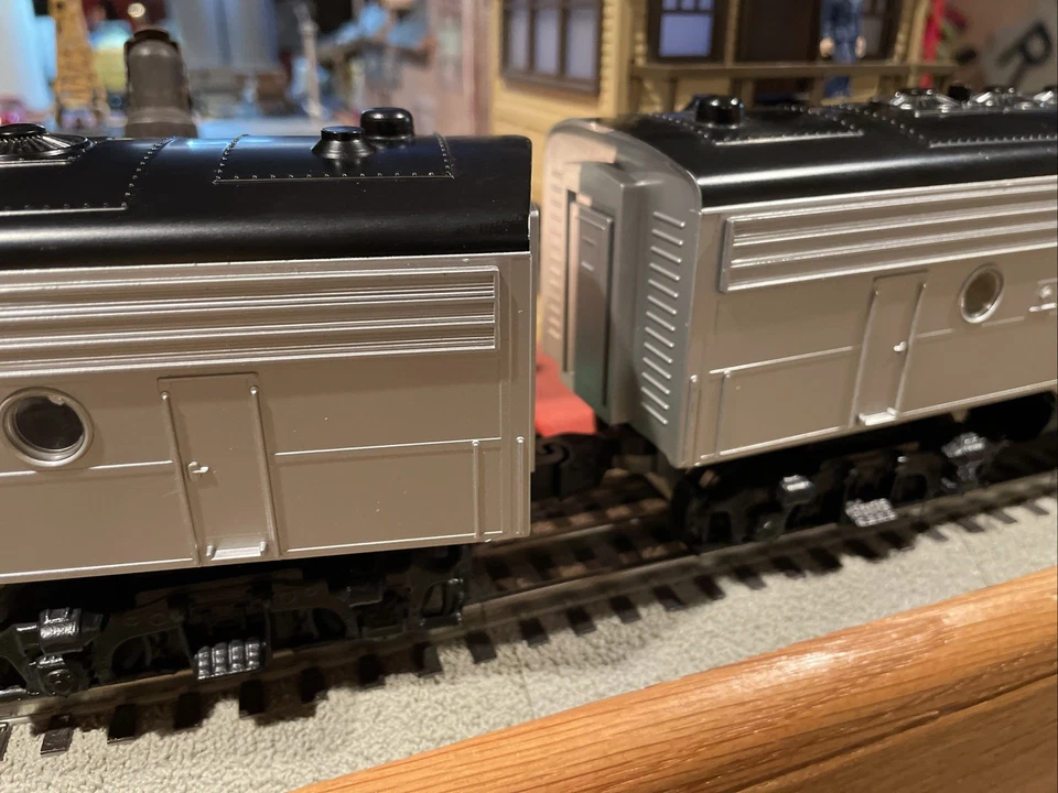 WILLIAMS AMTRAK AA LOCOMOTIVE 4740 UNIT O GAUGE WITH LED BULBS - Image 3 of 4