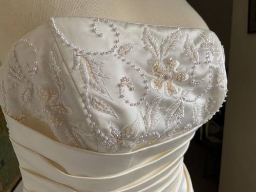 Trudy Lee wedding dress, beaded, strapless, long train, size 10/12 - Picture 2 of 23