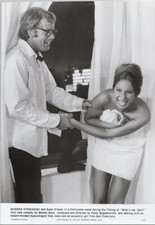 What'S Up Doc Barbra Streisand On Set Fun Ryan O'Neal 8x10 Picture Celebrity Pri