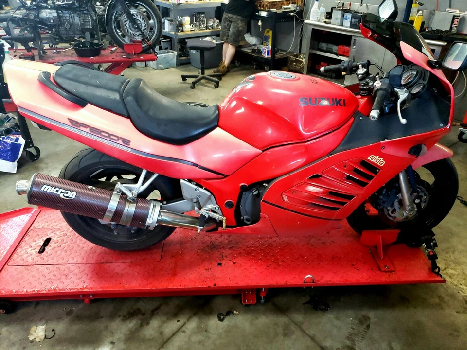 94-99 SUZUKI RF600R RF600 RF 600 pestillo asiento pasajero trasero OEM Foto 4 de 4