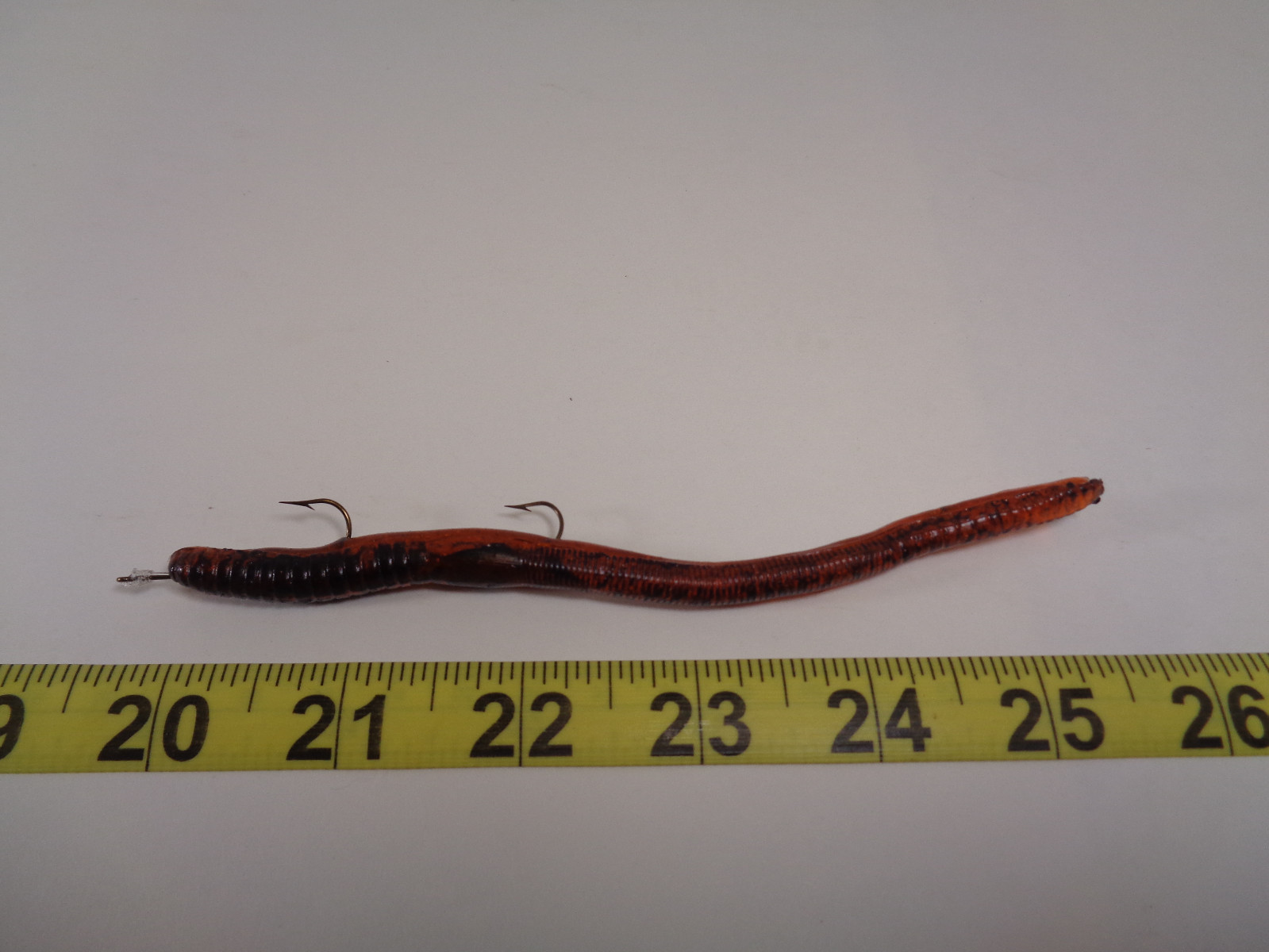 Lot of 5 Vintage Yakima Bait Charleys 6" Fishing Worm Snagless Crawdad Orange GS