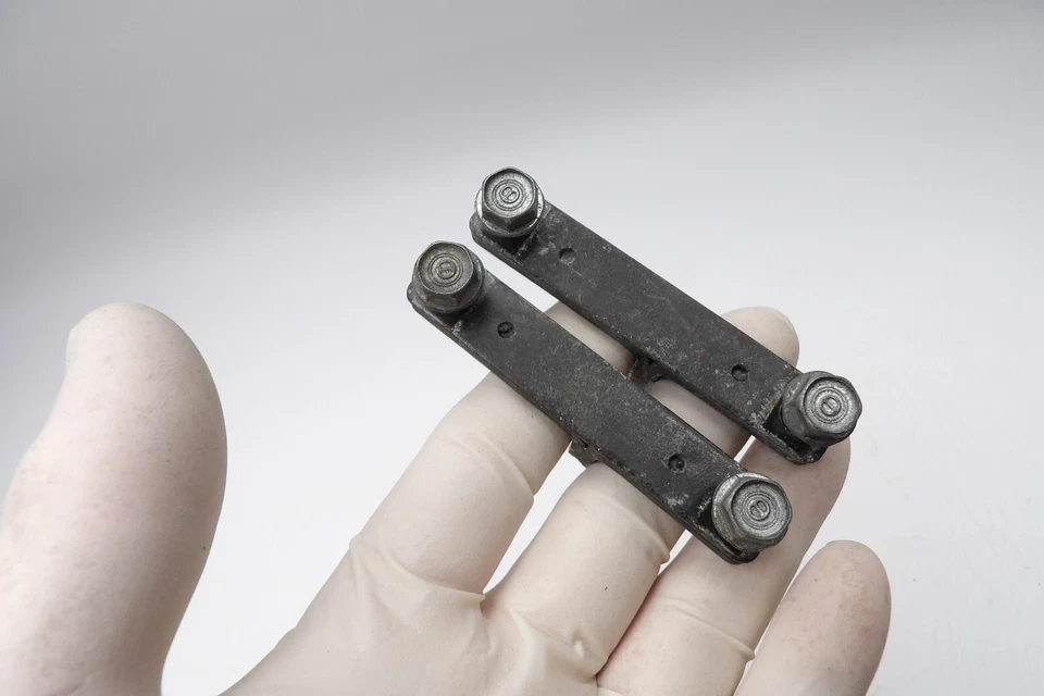 Soportes de montaje de bobina de encendido delanteros y traseros Honda CB650SC Nighthawk 30505-ME5-000 Foto 3 de 4