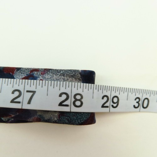 Vintage Oscar De La Renta Abstract Watercolor Mens Floral Tie Blue Red 57"x3.75" - Picture 5 of 6