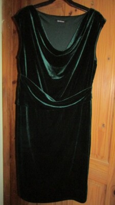 Damen schönes flaschengrünes Samtkleid von Kaleidoscope Gr. 16