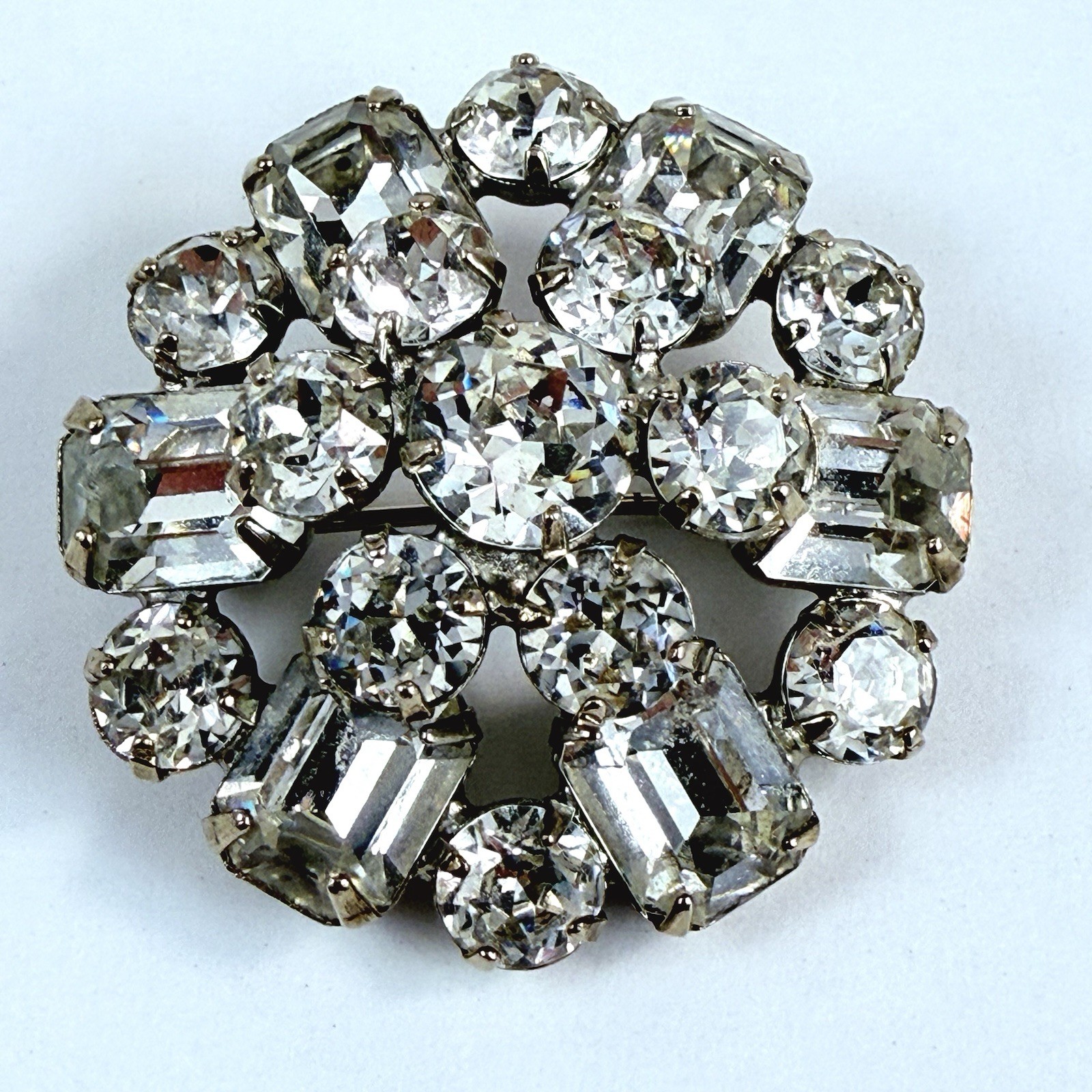Vintage WEISS Signed Rhinestone Silver Tone Brooch Estate Jewelry Pin