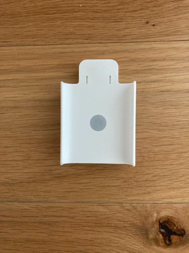 Apple iPod Mini White Plastic 1st or 2nd Generation Protective Cover Clip Holder