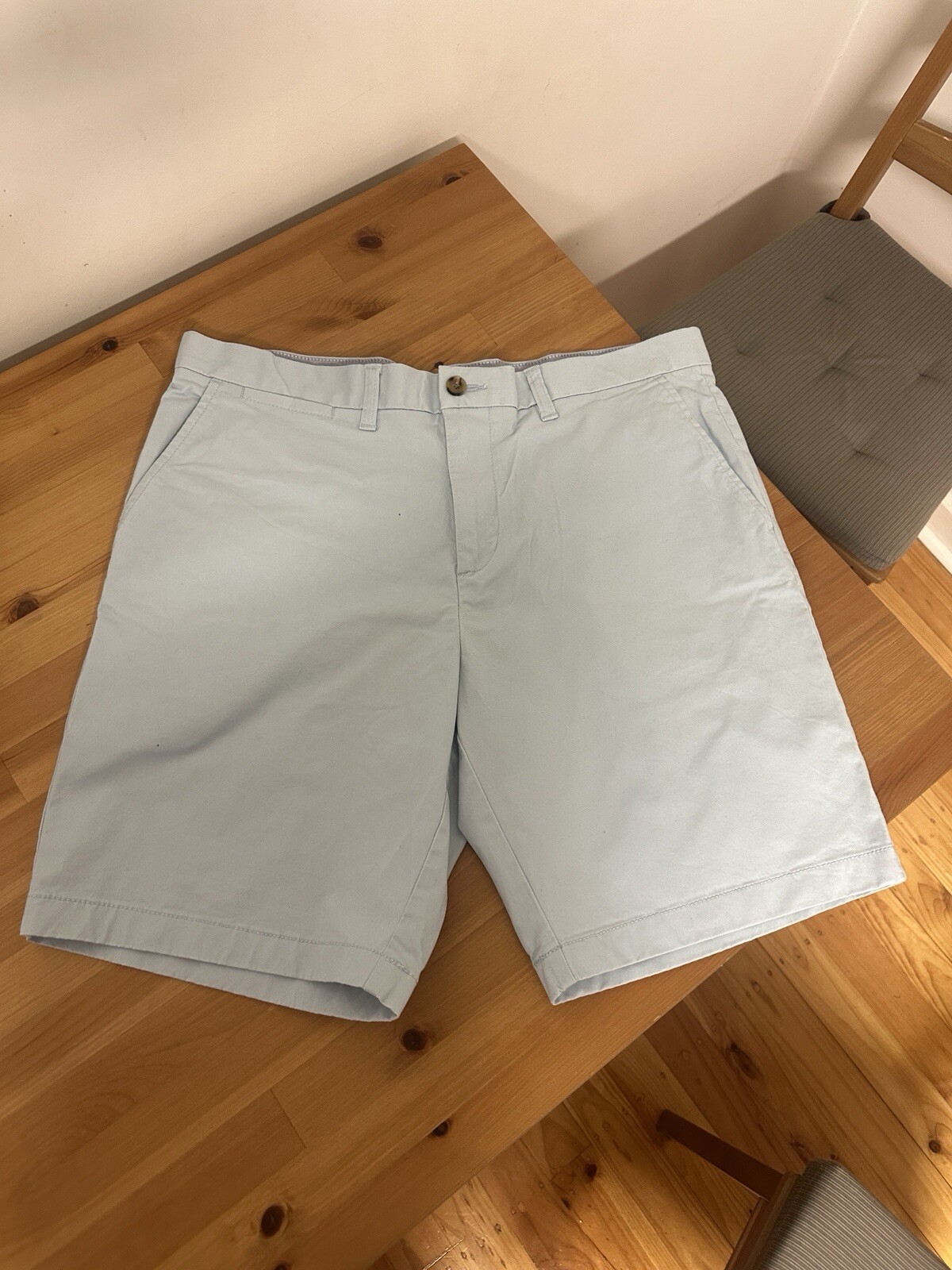 Tommy Hilfiger Men's Size 36 Chino Shorts Like New Quality Comfort Lightweight