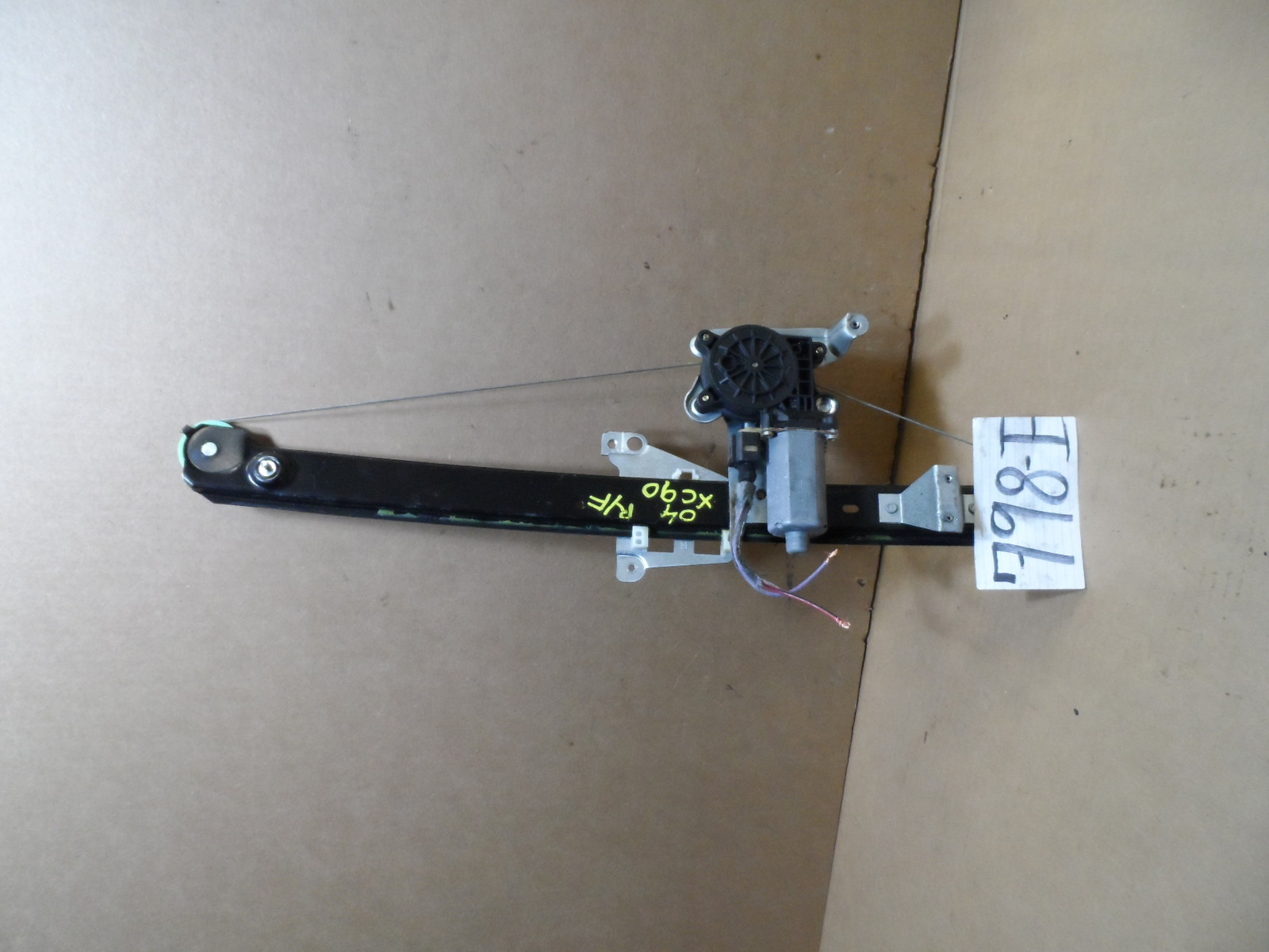2003 - 2013 Volvo XC90 FRONT PASSENGER Side Window Regulator W/Motor #798-E