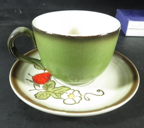 Metlox Poppytrail California Strawberry Cup & Saucer