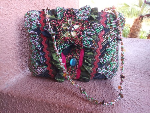 BOLSO TAPIZ CON CUENTAS A MANO MULTICOLOR FIESTA DE GRADUACIÓN NUPCIAL - Imagen 9 de 9
