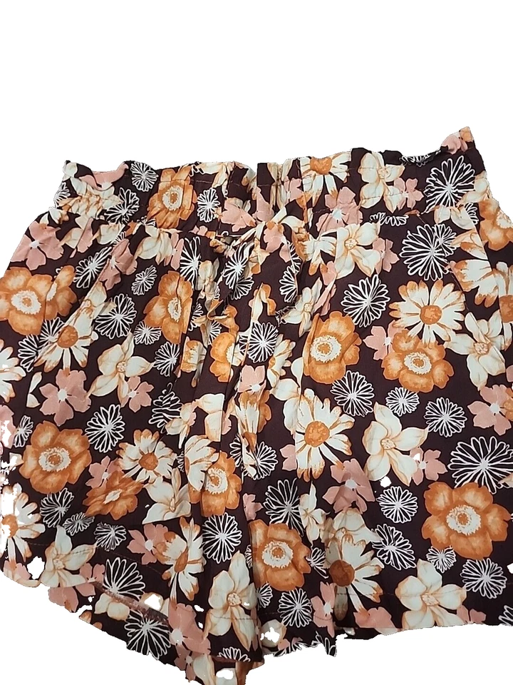 Pantalones cortos florales Rue 21 Paperbag cintura alta rayón grandes para mujer Foto 2 de 4