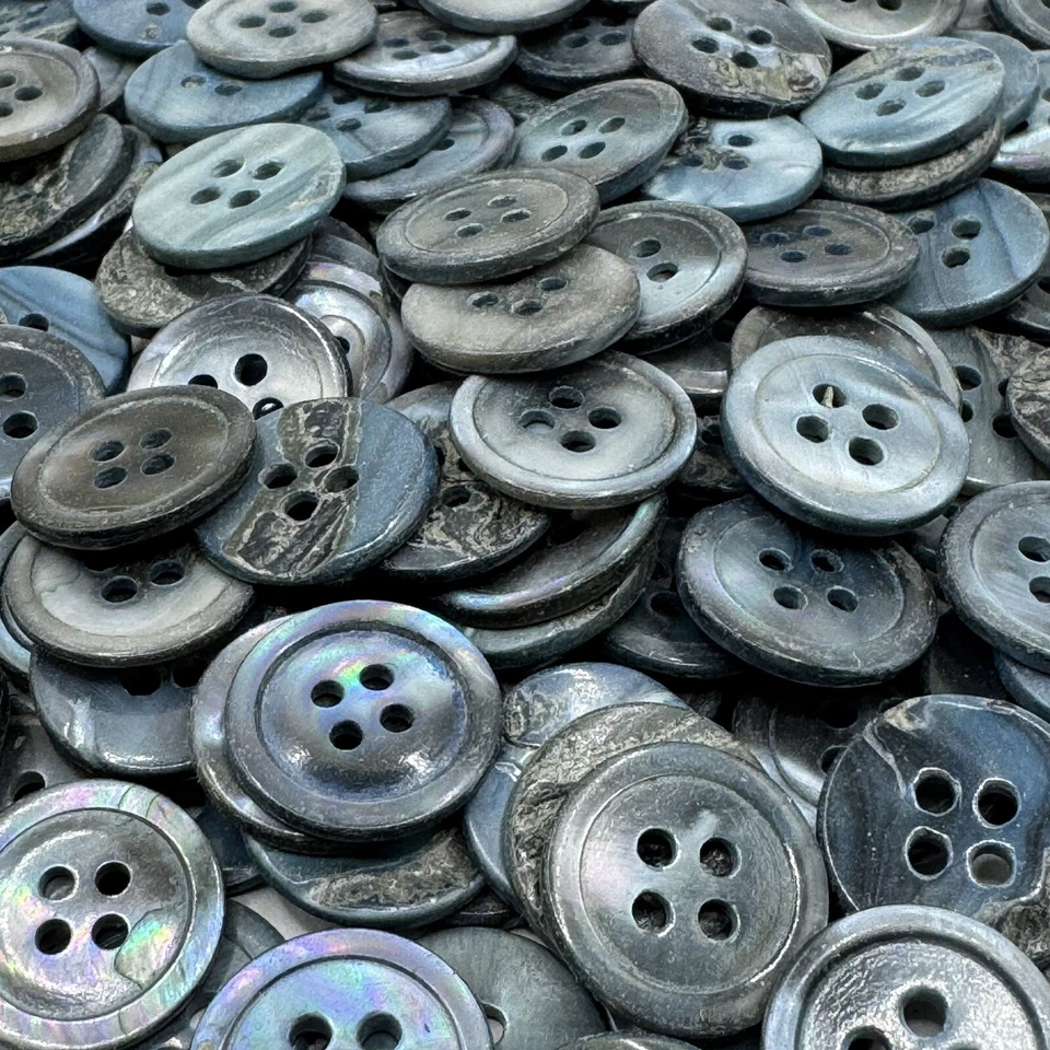 Borde clásico con botón de abulón japonés "real" azul/ahumado 18 mm 11/16" 4 orificios Foto 2 de 4