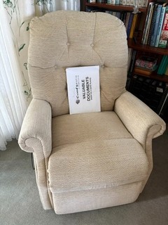 Electric Massage Chair Power Lift Recliner Armchair Sofa with Heat Cream Fabric