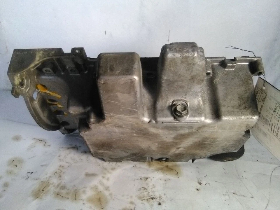 16 Volvo XC60 Oil Pan Plug-in Hybrid 2.0 Liter - Image 2 of 4