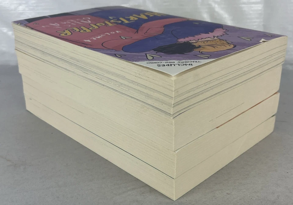 Heartstopper Series (Volumes 1-4)  Alice Oseman - Paperbacks - Image 3 of 4