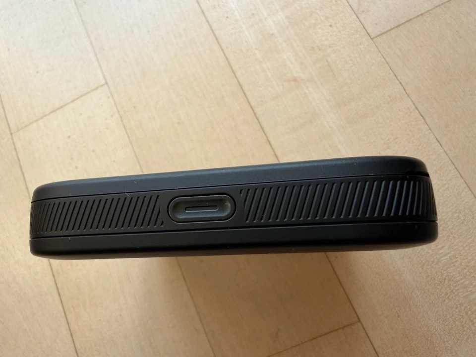 Netgear NIGHTHAWK M3 Mobile 5G Router - Schwarz - WLAN 6 (MH3150-100EUS) - Bild 2 von 4