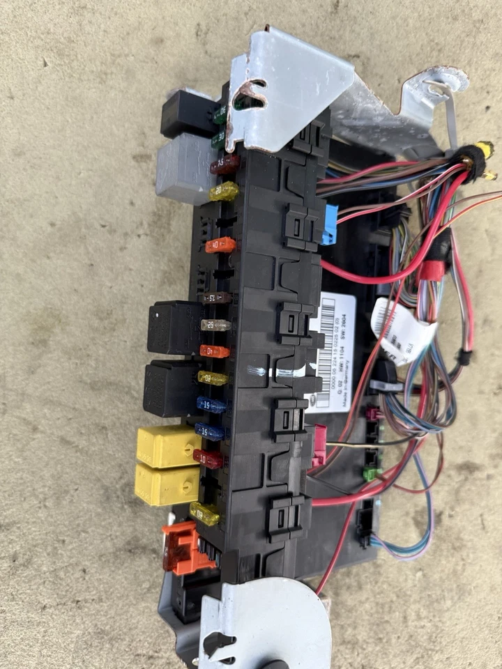 Módulo relé fusible SAM maletero trasero Mercedes W211 E350 E500 2003-2011 2115454901 Foto 2 de 4