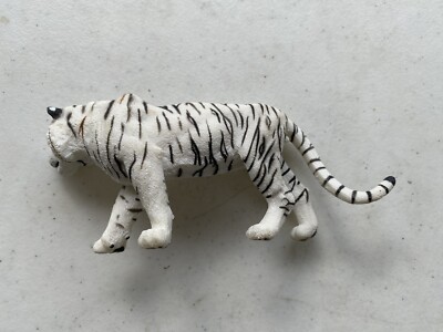 2006 Papo White Bengal Tiger. Nose Has Some Authentic Battle Wounds J12