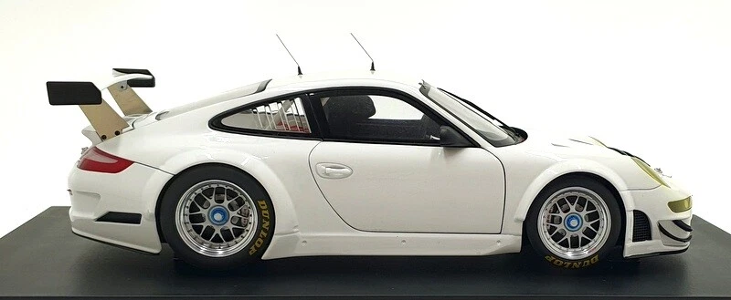 Autoart 1/18 Scale Diecast 80973 Porsche 911 (997) GT3 RSR 2009 Plain Body White - Image 3 of 4