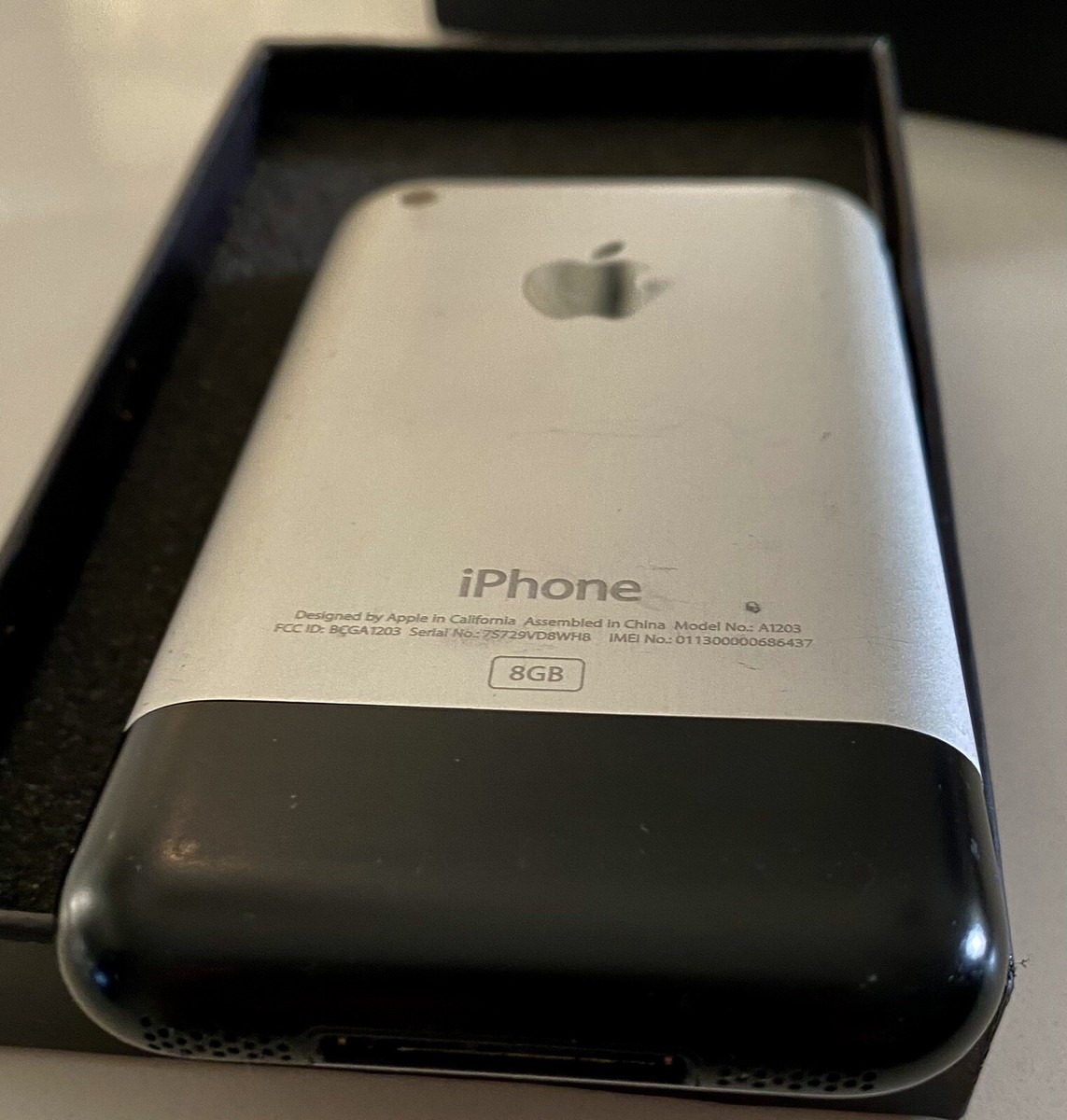 Apple 1st Generation iPhone 2G 8GB MA712LL/A A1203 - iOS 1.0.1