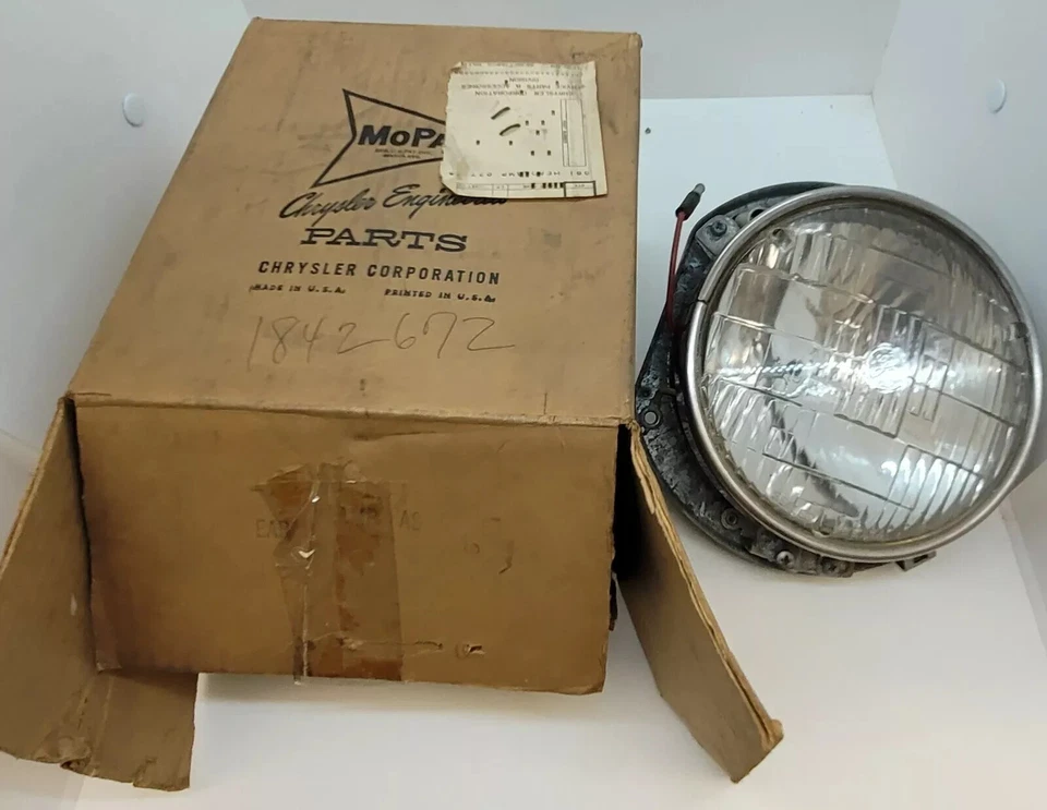 1959 Desoto 左驱动器侧高光束灯组件 1842672 NOS。 — 第 3/4 张图片